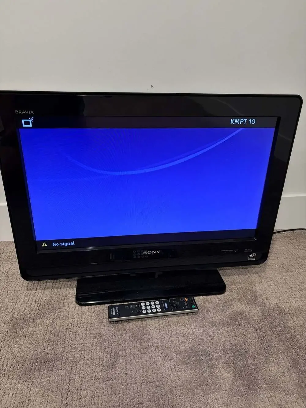 Sony Bravia KDL-26M4000 26 inch LCD Digital Color TV